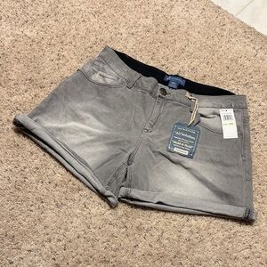Democracy Gray Mold & Hold Jean Shorts Size 18w